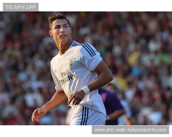 C罗梅开二度，曼联4-0横扫伯恩茅斯继续保持英超前四